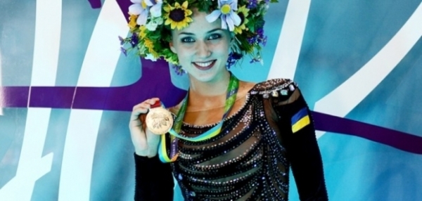 Украинка Анна Ризатдинова стала победительницей первого этапа Кубка мира по художественной гимнастике в Эспоо (Финляндия) в упражнении с обручем. 