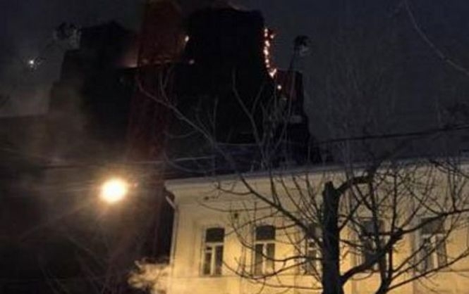 В ночь на 24 февраля в центре Москвы произошло возгорание на территории Сретенского монастыря на Рождественском бульваре. 