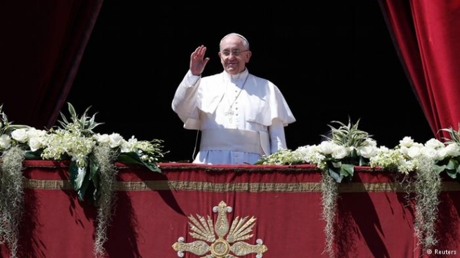 Папа Римский Франциск призвал европейские страны совместно "разделить бремя ответственности" за мигрантов. 