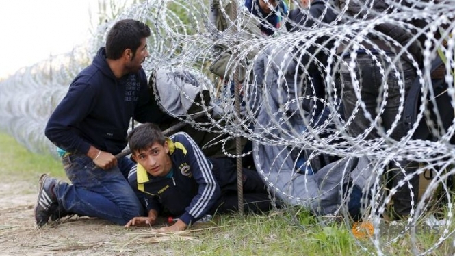 Власти Германии заявили, что ничего не знают о местонахождении 130 тыс. мигрантов, зарегистрированных в 2015 году. 