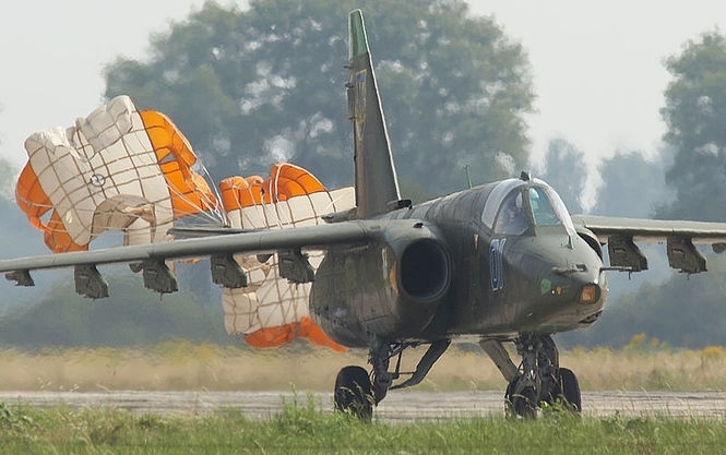 В Ставропольском крае произошла авария штурмовика СУ-25. В результате инцидента погиб пилот. 