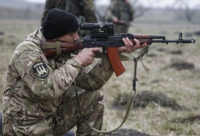 Боевики за минувшие сутки 71 раз обстреляли позиции украинских войск в зоне проведения антитеррористической операции (АТО). 