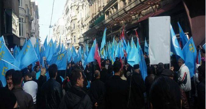 В Анкаре и Стамбуле прошли акции протеста против оккупации Крыма. 