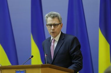 Интервью с послом Джеффри Пайеттом: США готовы продолжать помогать Украине сражаться на двух фронтах 