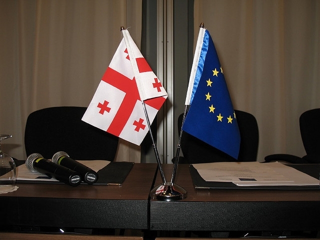 Евросоюз решил рассматривать отдельно от Украины вопрос предоставления Грузии безвизового режима. 