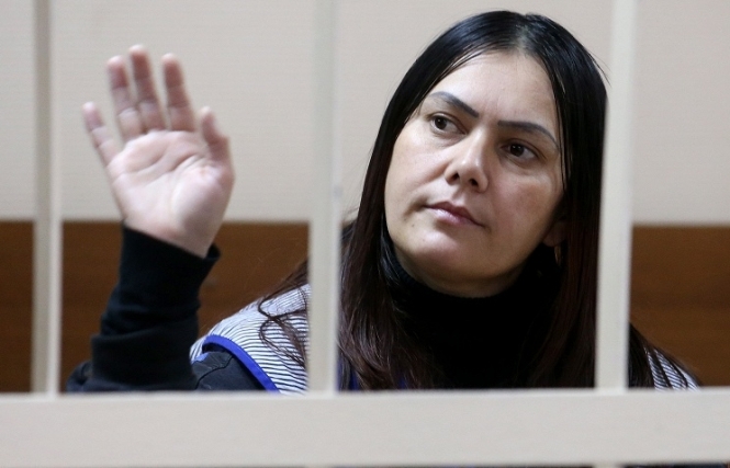 Подозреваемая в убийстве и обезглавливании четырехлетней девочки в Москве Гюльчехра Бобокулова в разговоре с журналистами признал свою вину, а на вопрос, зачем она это сделала, ответила "Аллах приказал". 