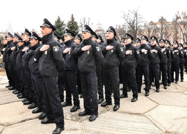 В Полтаве 5 марта приняли присягу новые патрульные полицейские. 