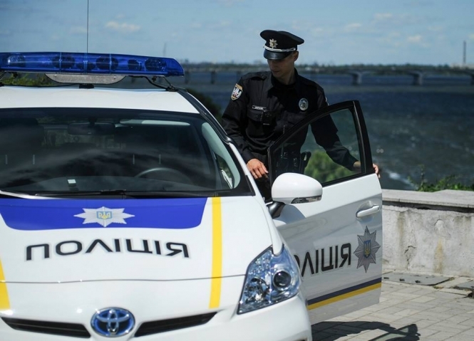 Ассоциация международных автомобильных перевозчиков сообщает о возможности заказать на платной основе сопровождение транспортных средств российских перевозчиков на территории Украины силами патрульной полиции. 