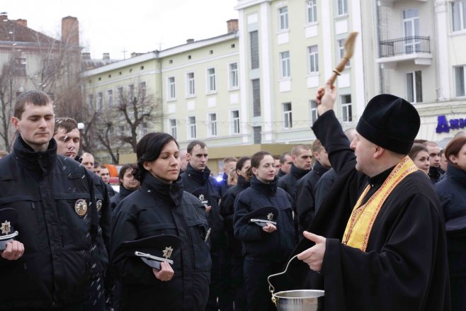 Сегодня, 12 марта, в Тернополе приняла присягу новая патрульная полиция Украины. 