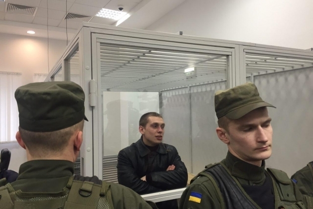 Патрульный полицейский Сергей Олейник отпущен под домашний арест. 