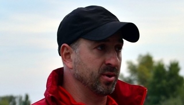 Экс-наставник харьковского Гелиоса Сергей Есин возглавил команду из Керчи. 