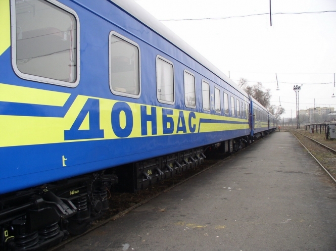 Между так называемыми "ЛНР" и "ДНР" запустили первый пассажирский поезд сообщением "Луганск - Ясиноватая". 