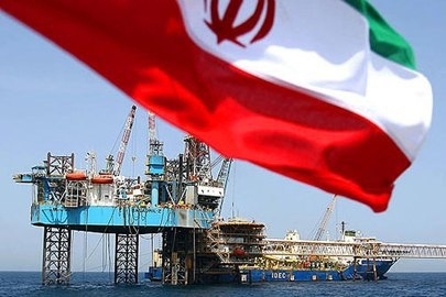 Иран начнет кооперироваться с другими странами в вопросе о замораживании добычи нефти только тогда, когда уровень добычи в стране достигнет четырех миллионов баррелей в день. 