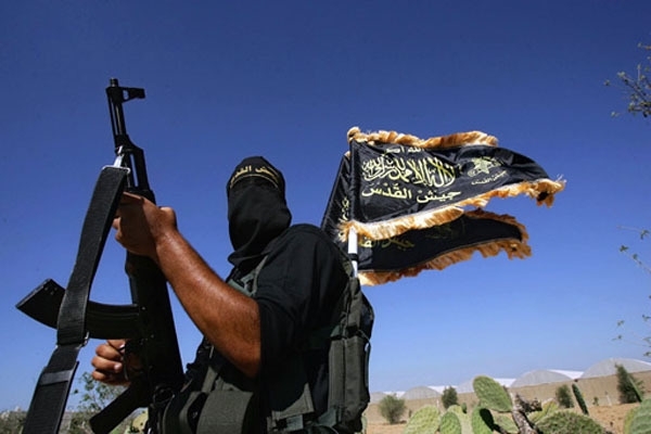 Террористическая группировка "Исламское государство" убило 25 человек по обвинению в шпионаже, погрузив их в азотную кислоту. 