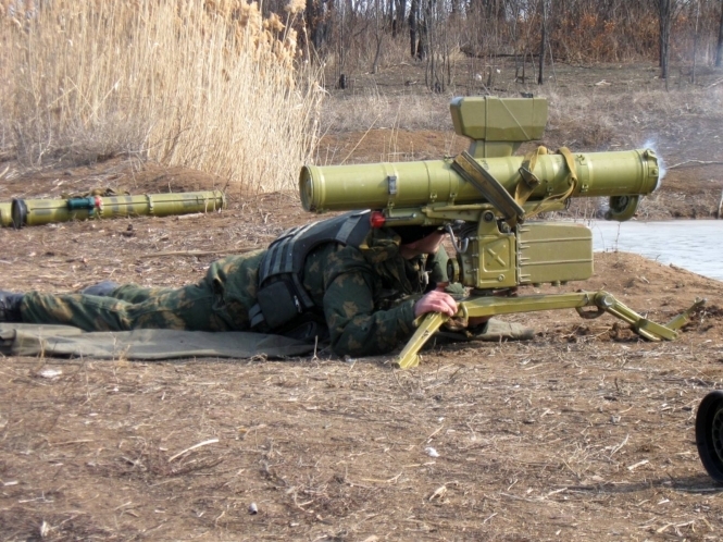 За минувшие сутки боевики на Донбассе 17 раз обстреливали позиции ВС Украины, время от времени применяя тяжелое вооружение. 