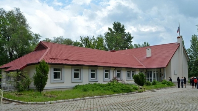 Боевики в Донецке отобрали мормонский храм и сделали там свой ЗАГС. 