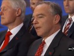 Билл Клинтон уснул во время предвыборной речи своей жены (видео)