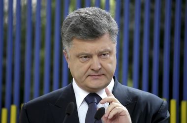 Украина не будет безучастно наблюдать за вмешательством другой страны в ее церковные дела – Порошенко 