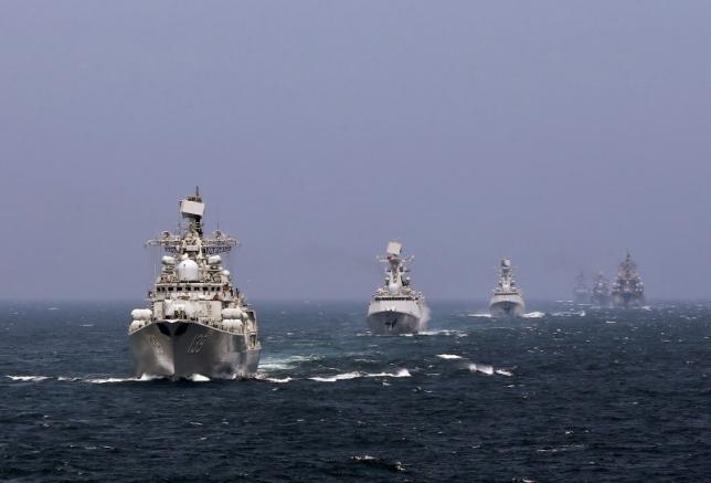 Россия и Китай проведут в сентябре "рядовые" военно-морские учения в Южно-Китайском море, которое стало предметом спора с США. 