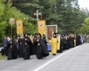 
    На молебен крестного хода смогут попасть только граждане Украины - Шкиряк 