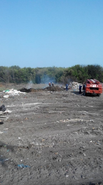 На коммунальной свалке вблизи города Узин Киевской области произошел пожар. 