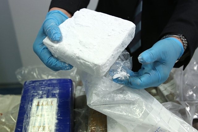 Во Франции на заводе компании Coca-Cola, расположенном недалеко от Марселя, работники предприятия обнаружили около 370 кг кокаина общей стоимостью 50 млн евро. 