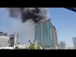 В Арабских Эмиратах горит небоскреб (видео)
