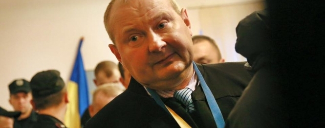 Судья Днепровского районного суда Киева Николай Чаус убежал. 