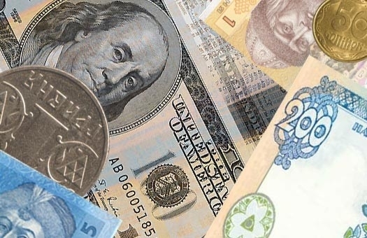 В Национальном банке Украины заявили, что снижение курса гривны на межбанковском рынке связано с обострением ситуации в Крыму и на Донбассе. 