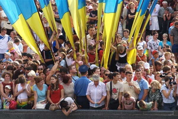 Аэроразведчики  фонда "Сестры победы" сбросят с БПЛА над оккупированными городами открытки с поздравлением Дня Независимости Украины. 