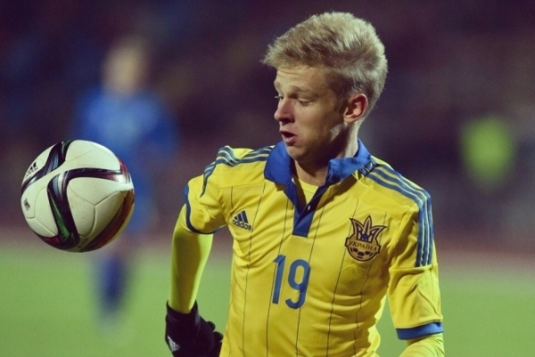 Полузащитник Манчестер Сити и сборной Украины Александр Зинченко проведет текущий сезон в Нидерландах. 