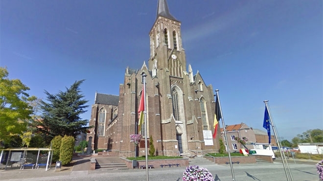 В Бельгии в провинции Лимбург беженец напал с ножом на священника. 