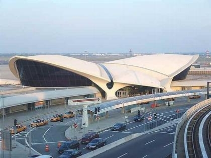 В Нью-Йорке эвакуировали два терминала международного аэропорта им. Джона Кеннеди за ложные сообщения о стрельбе. 