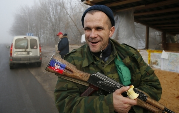 В районе проведения антитеррористической операции в воскресенье российские оккупационные войска 27 раз открывали огонь по позициям украинской армии. 