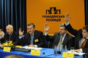 Нардеп Татьяна Чорновол обвинила партию "Демократический Альянс" в том, что они работают на Курченко. 
