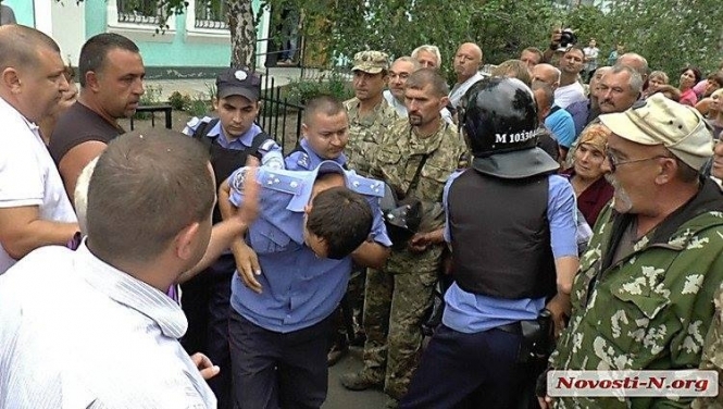 Прокуратура Николаевской области обратилась в Центральный районный суд Николаева с ходатайствами об избрании для трех полицейских, причастных к смерти жителя пгт Кривое Озеро, меры пресечения в виде содержания под стражей без права внесения залога. 