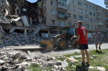 Как хотят вернуть мир на Донбассе: план на три года 