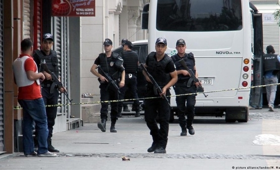 Полиция Турции задержала двух полковников, подозреваемых в причастности к попытке переворота. 