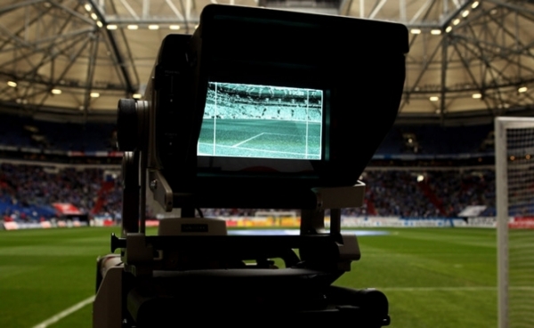 В Нидерландах на матчах Кубка страны впервые видеоповтор повлиял на ход игры. 
