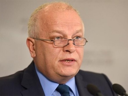 Три из пяти заместителей министра экономического развития и торговли Степана Кубива заявили, что решение о подчинении "Укртрансгаза" Министерству экономики с ними не согласовывалось. 
