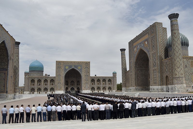 В Самарканде (Узбекистан) проходят похороны президента страны Ислама Каримова. 