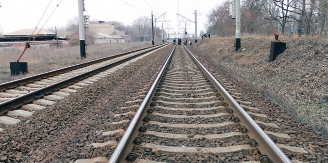 В Винницкой области под поезд попала малолетний ребенок, от полученных телесных повреждений мальчик погиб на месте аварии. 