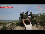 В России военный робот едва не придавил человека (видео)