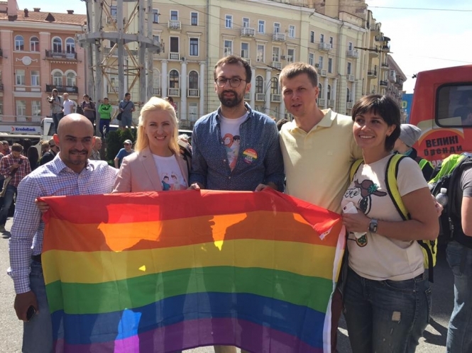 Народный депутат Сергей Лещенко уверен, что следующий созыв Верховной Рады примет закон о легализации в Украине однополых браков. 