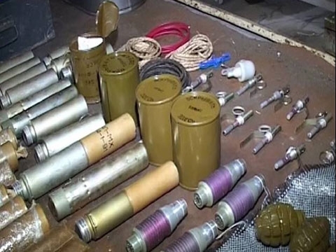 Служба безопасности передала украинским военнослужащим противотанковые ракеты, найденные в тайнике в зоне проведения антитеррористической операции на Донбассе. 