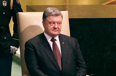 Порошенко призвал мир не признавать выборы в Госдуму России 