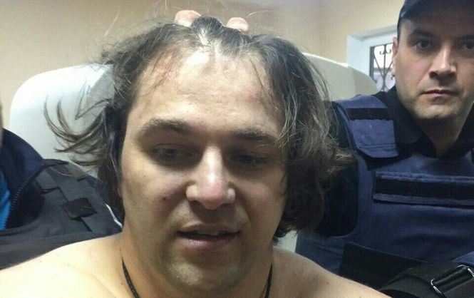 Перед гибелью патрульный полицейский Артем Кутушев успел вбить имя Александра Пугачева в базу, что позволило его впоследствии задержать. 