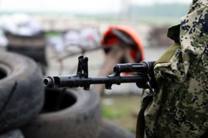 За минувшие сутки боевики 16 раз открывали огонь по позициям украинских подразделений: девять случаев зафиксированы на Мариупольском и семь - на Донецком направлениях. 