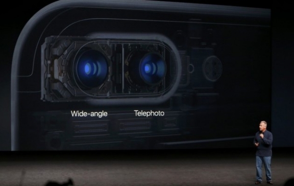 Компания Apple представила iPhone 7 с обновленным дизайном и улучшенной камерой. 