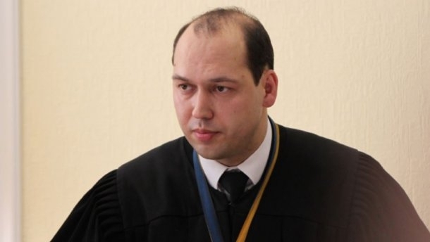 Высшая квалификационная комиссия судей отстранила от должности сроком на два месяца судью Печерского районного суда Киева Сергея Вовка 